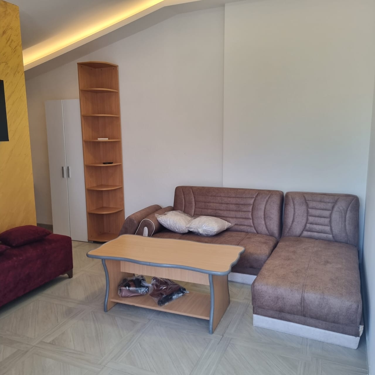 One-Bedroom Apartment for Rent in Tološi