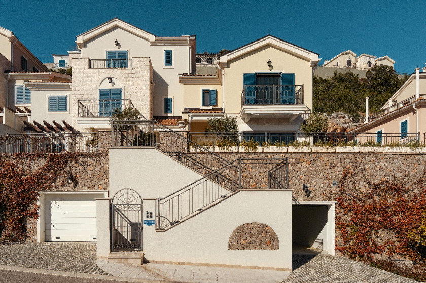 Iznajmljujem Kuću, Tivat