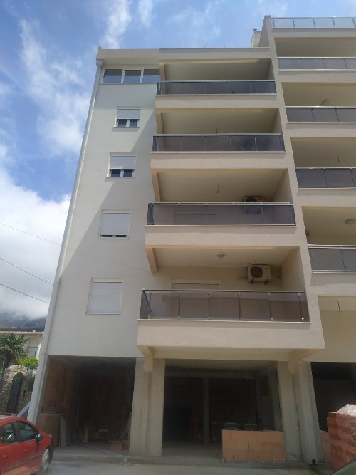 Prodajem Stan-Apartman, Bar