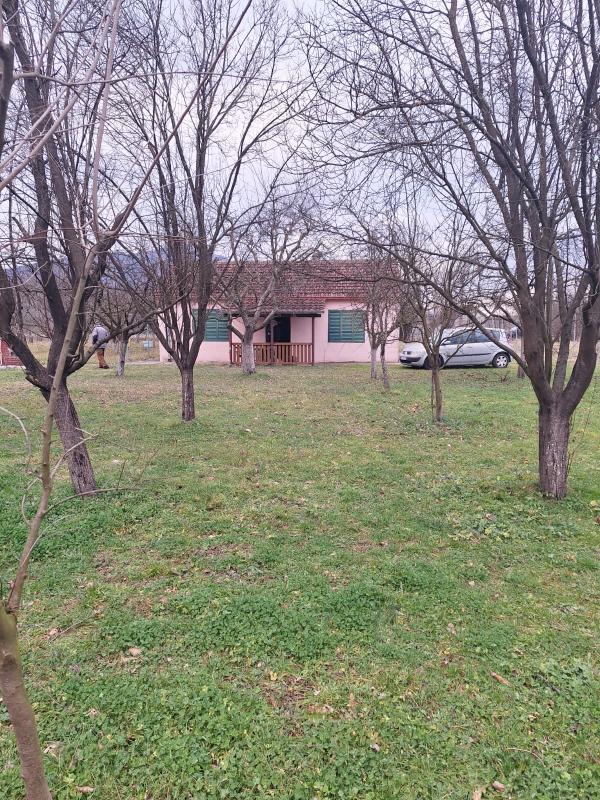 Дом в Danilovgrad, 4200 m²