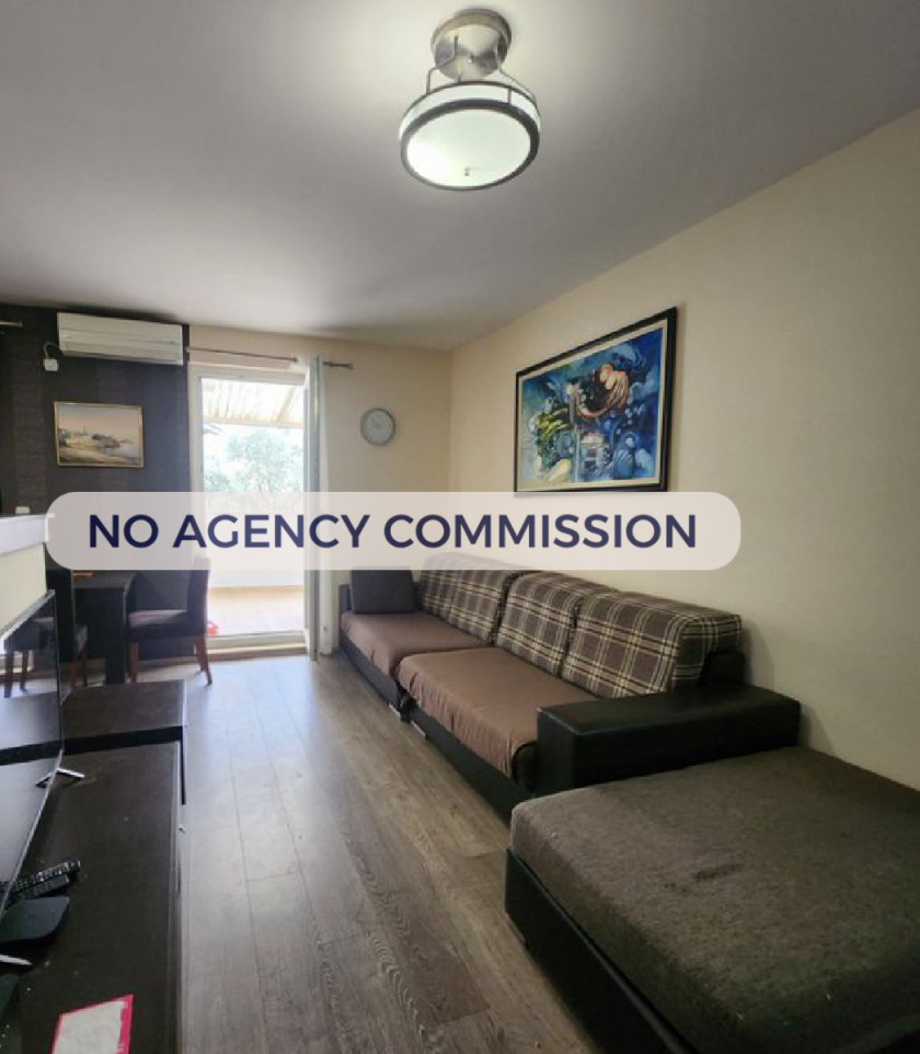 Dvosoban stan sa velikom terasom u strogom centru Budve