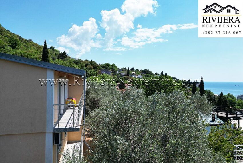 House For Sale, Sutomore