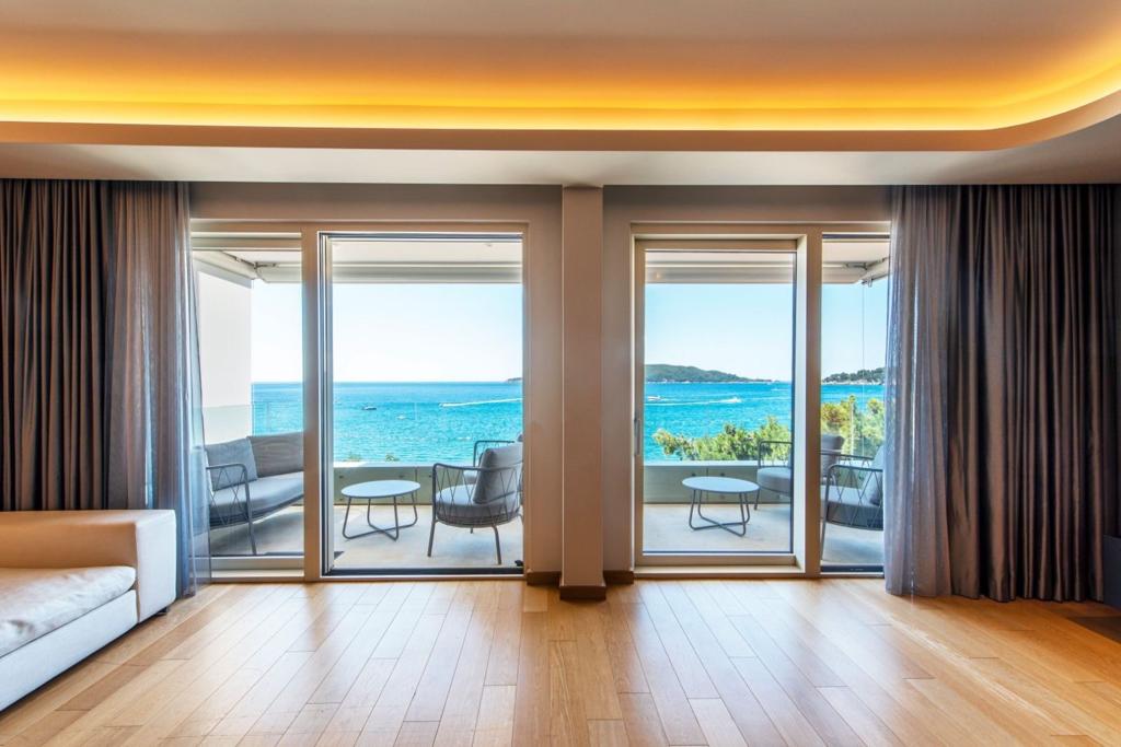 Prodajem Stan-Apartman, Rafailovići