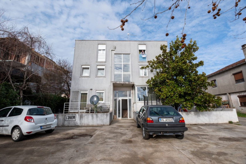 Prodajem Stan-Apartman, Tološi