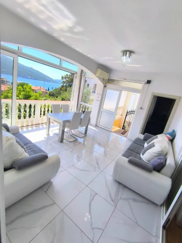 Apartment in Kumbor, 84 m²