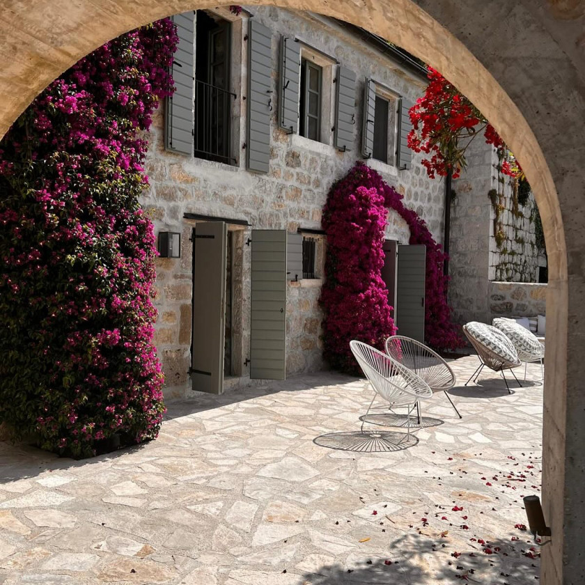 House For Sale, Herceg Novi