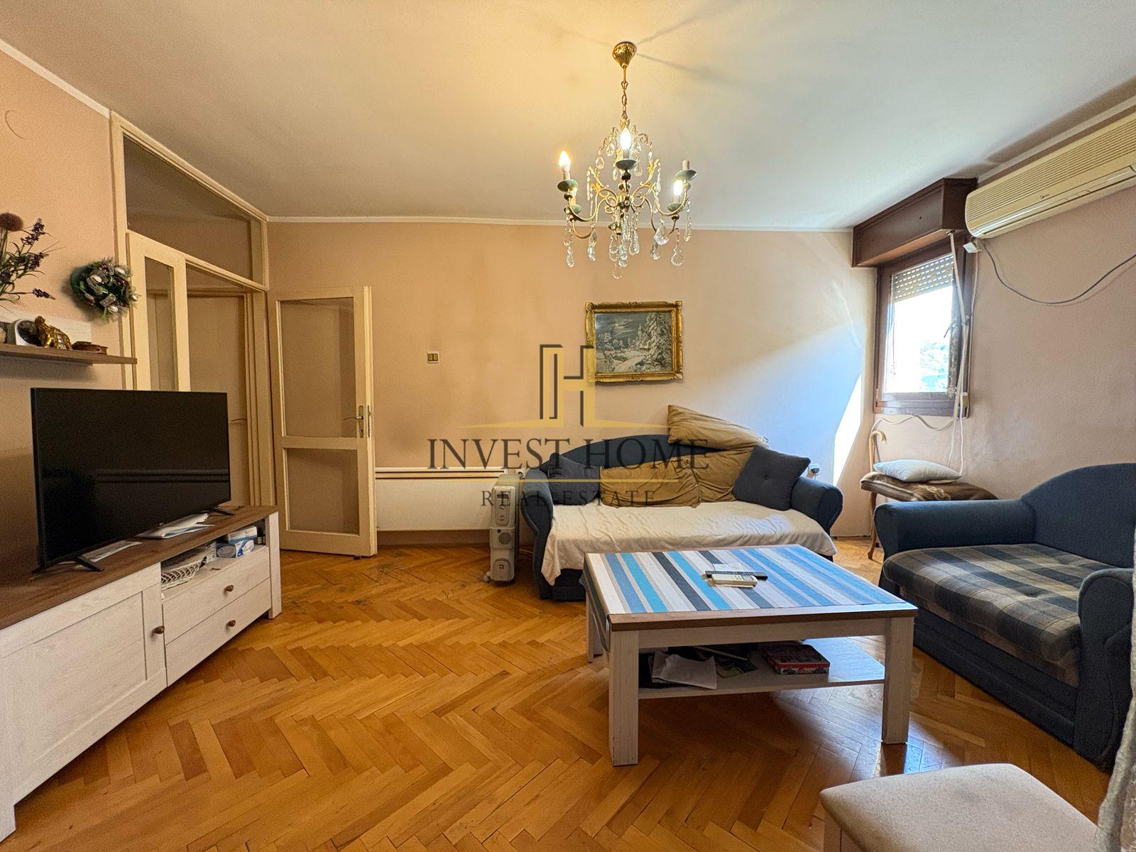 Trosoban stan, Blok 5, 77m2