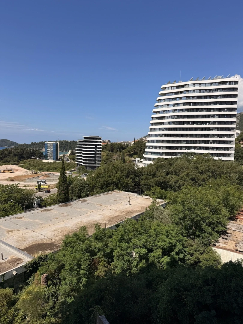 Studio sa pogledom na more u Bečićima, 200 metara od mora