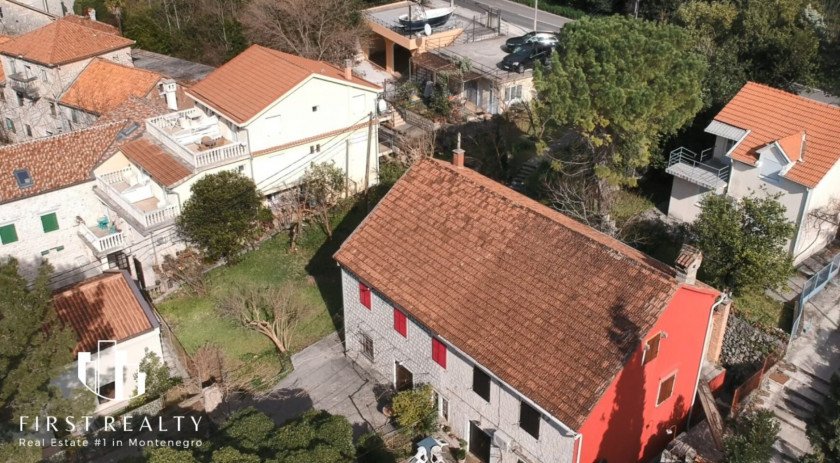Old stone house on the first line, Dobrota