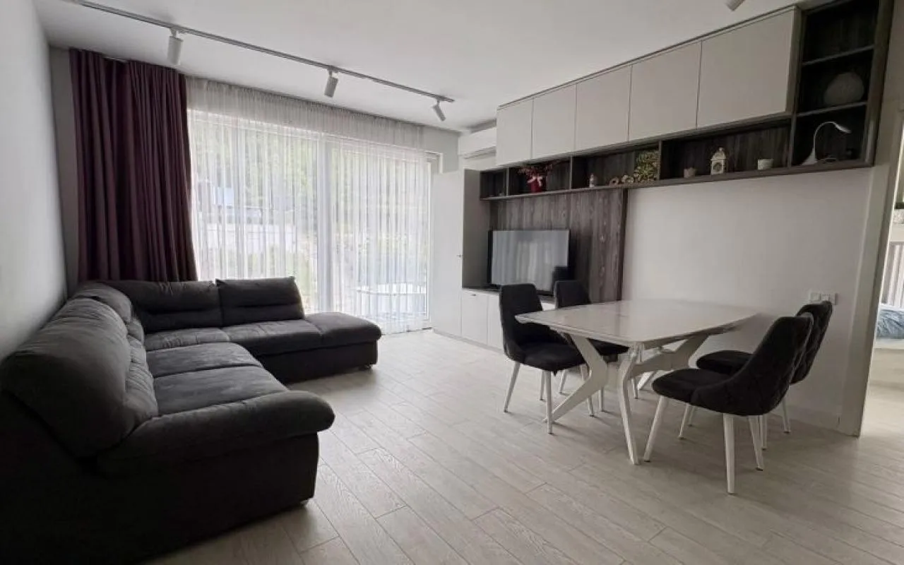 Apartment in Mazhina, 55 m²