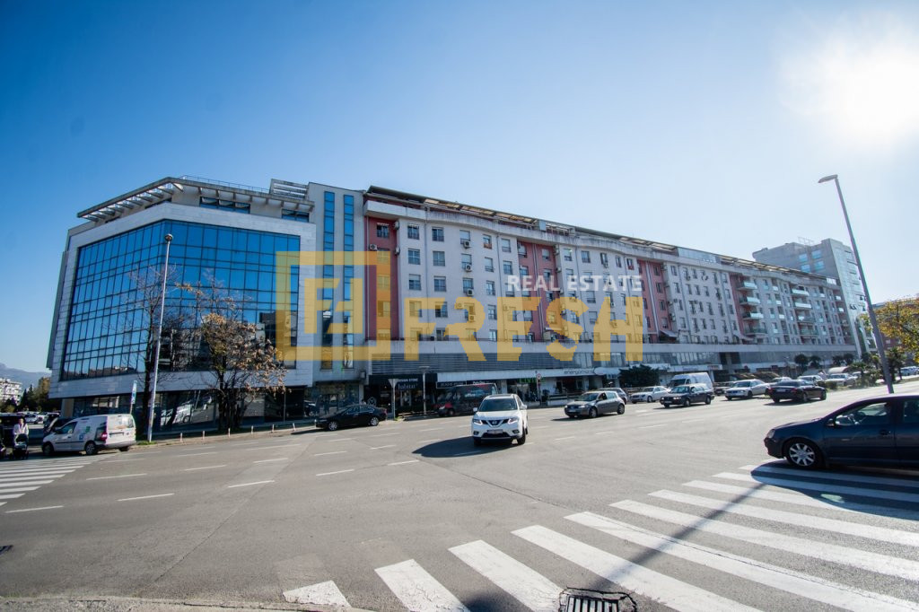 Office space, 83m2, Preko Morače, For rent