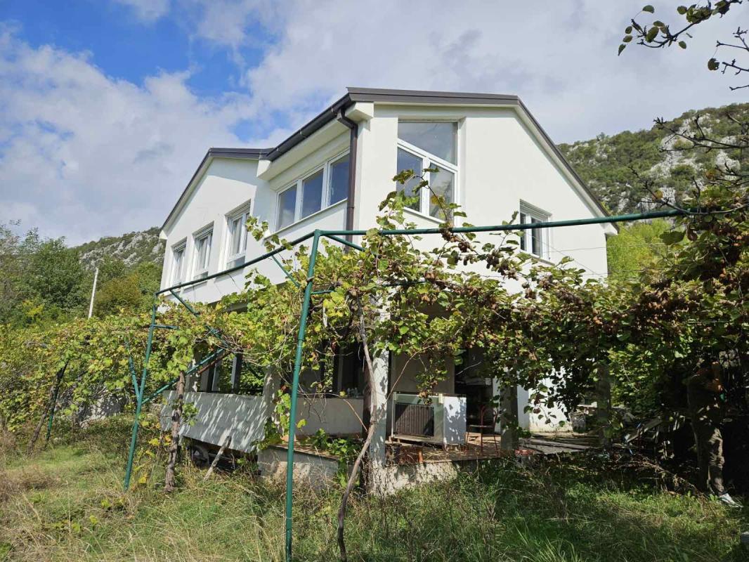Дом в Danilovgrad, 180 m²