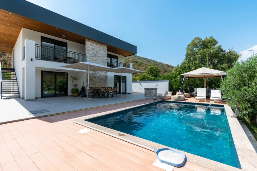 Дом в аренду, Kotor — €2,500