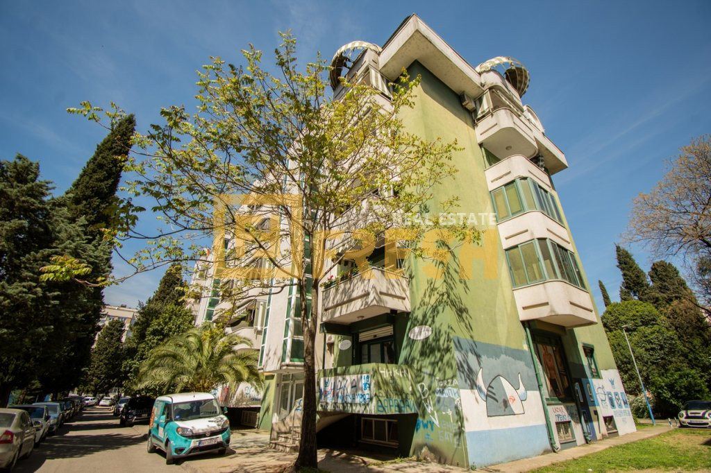 Office space, 129m2, Preko Morače, For rent