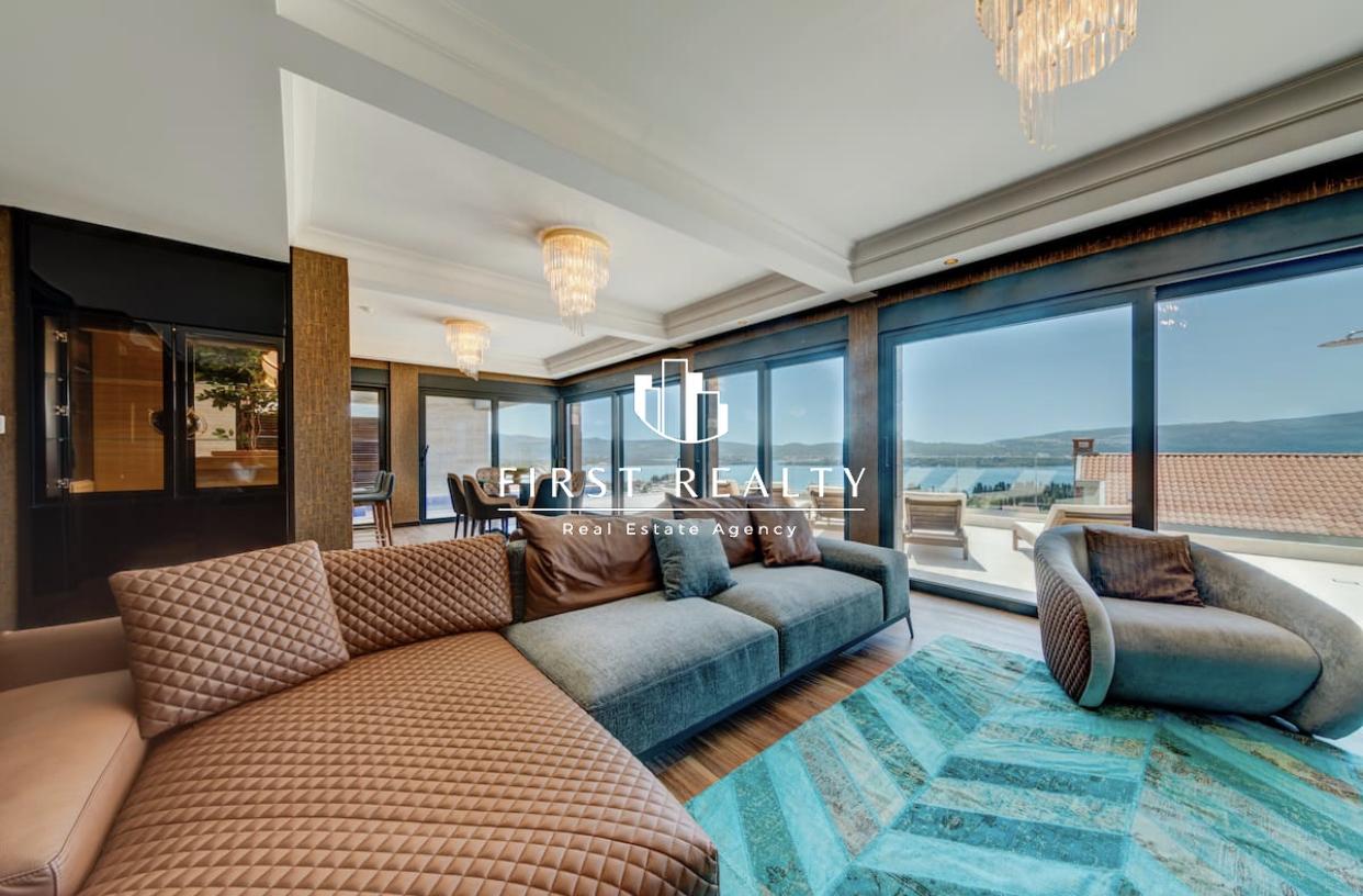 Modern villa with 4 bedrooms in a quiet area of Tivat