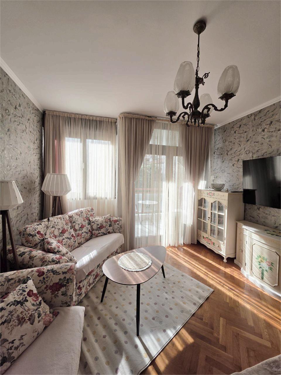Prodajem Stan-Apartman, Golubovina