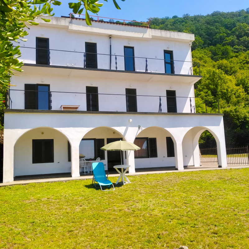 Дом в Petrovac, 480 m²