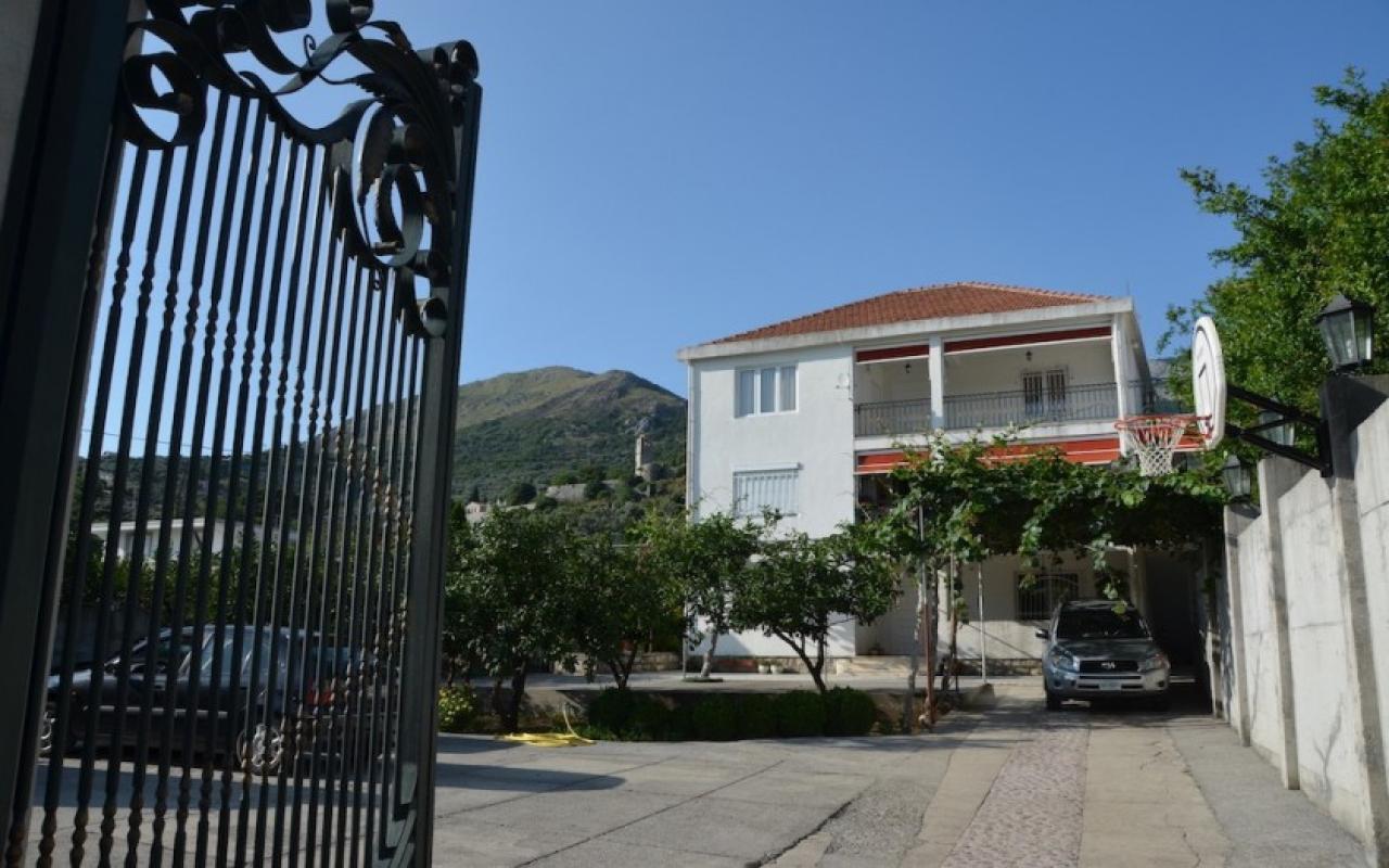 Дом в Bar, 324 m²