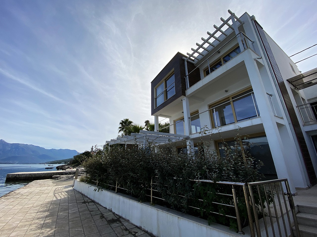 Luxury villa on the first line