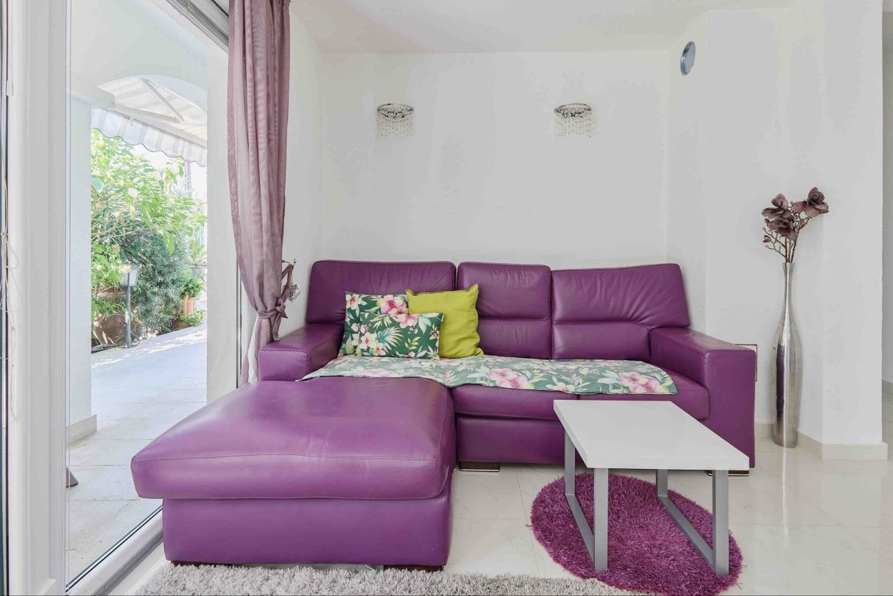 Iznajmljujem Stan-Apartman, Podkuk