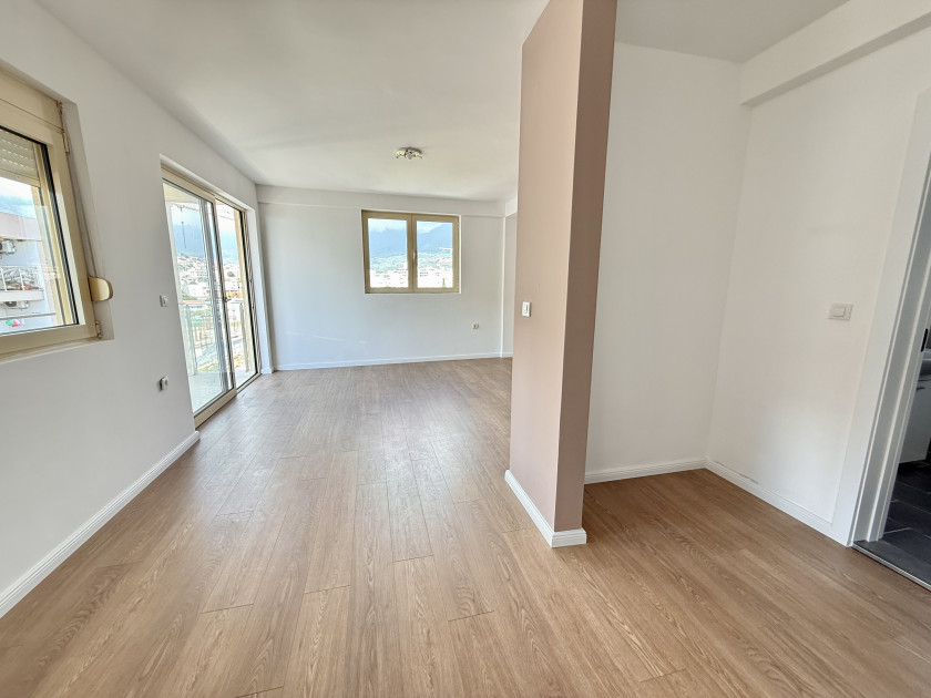 Prodajem Stan-Apartman, Bar
