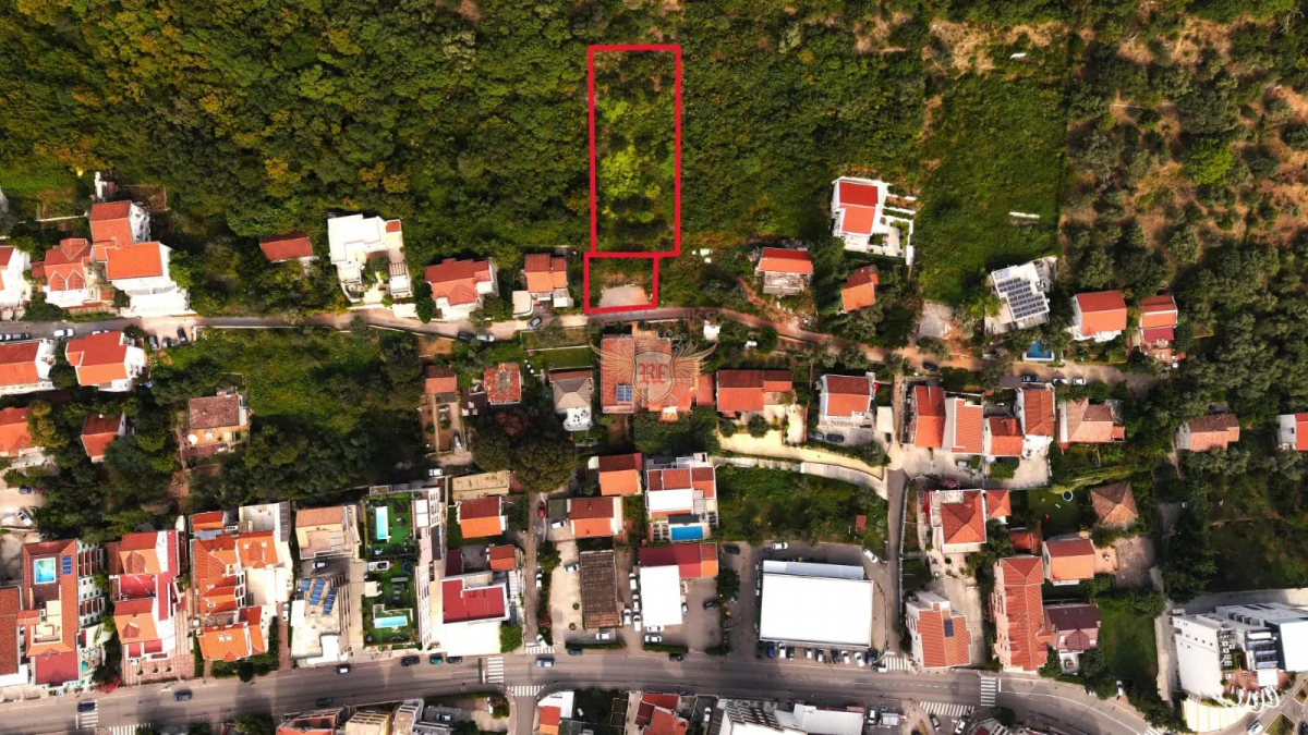 Urbanizovana parcela u Budvi sa panoramskim pogledom na more