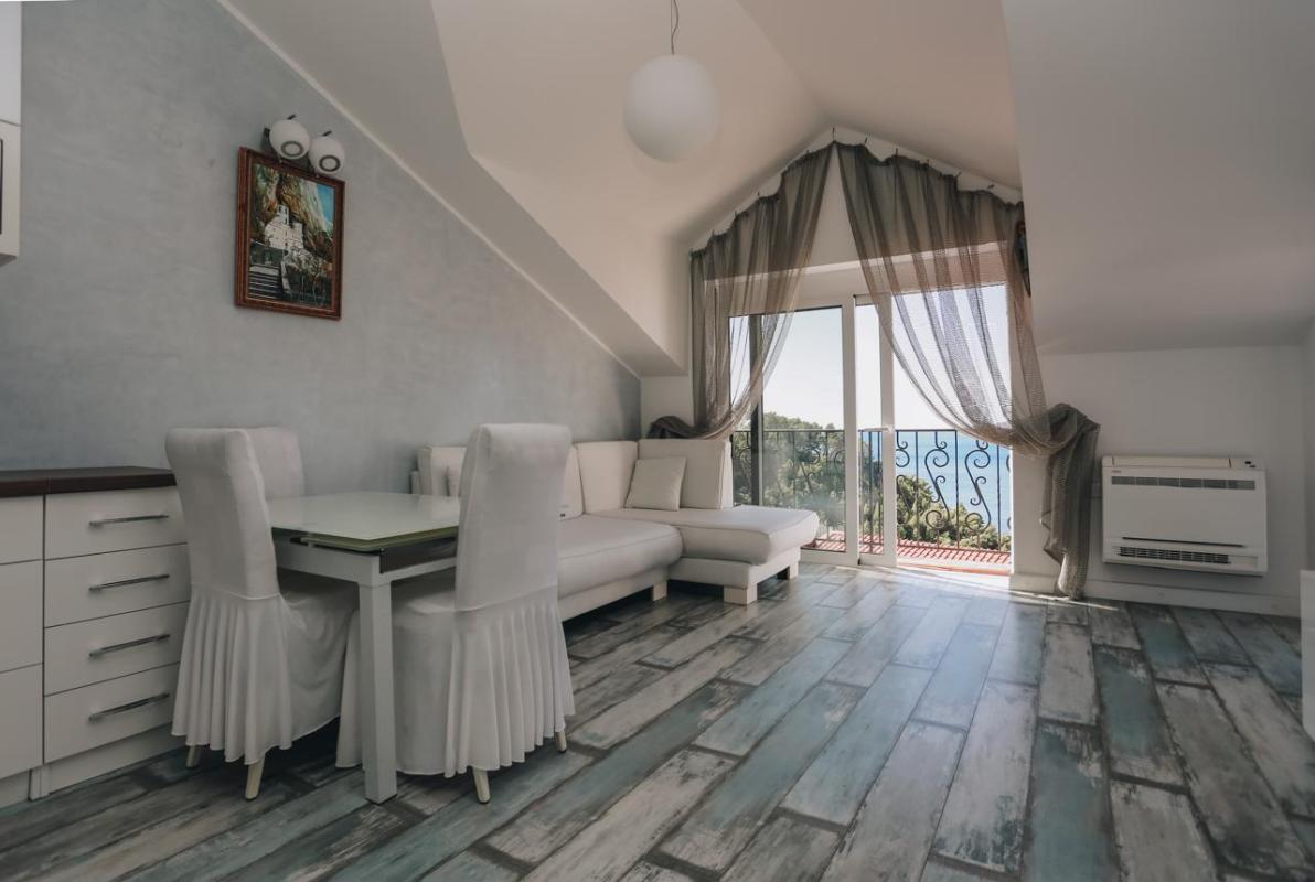 Квартира в Sveti Stefan, 98 m²