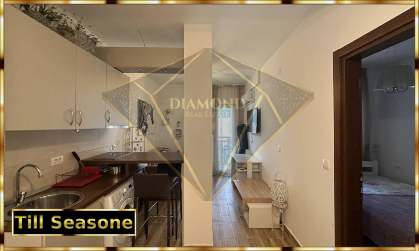 Iznajmljujem Stan-Apartman, Maini