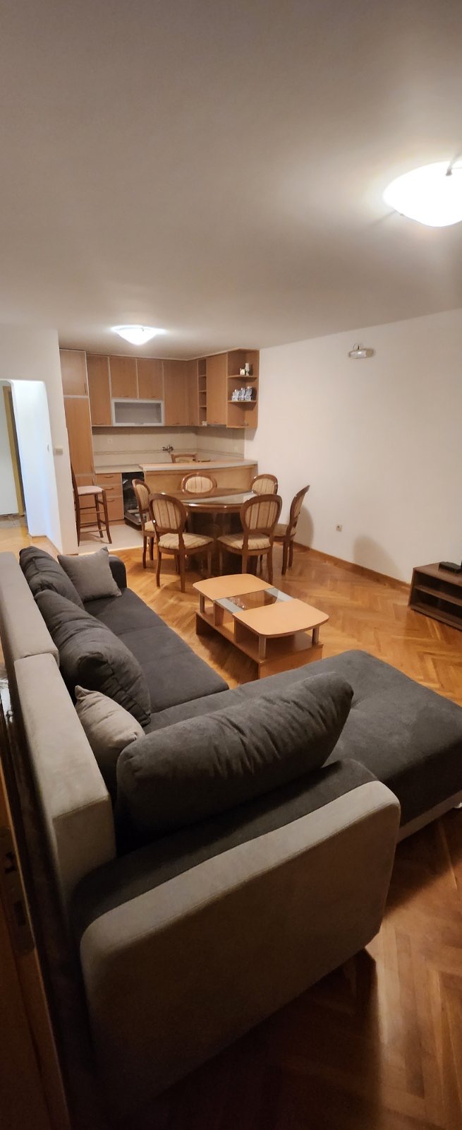 Iznajmljujem Stan-Apartman, Rozino