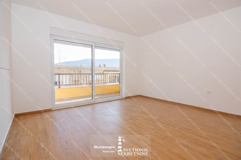 Prodajem Stan-Apartman, Topla