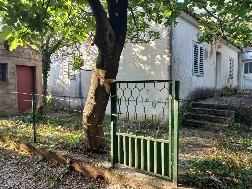 Дом в Sutomore, 93 m²