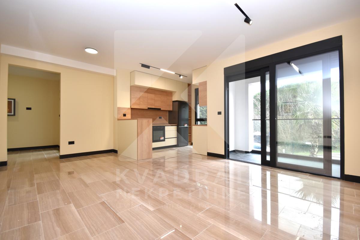 Izdavanje, Trosoban stan, Podgorica, Vezirov Most, 111m2