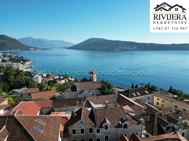 Semi-detached house with its own yard Herceg Novi old town