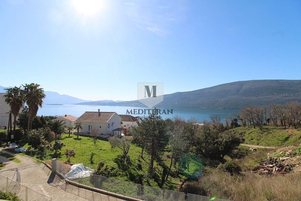 Prodajem Kuću, Baošići