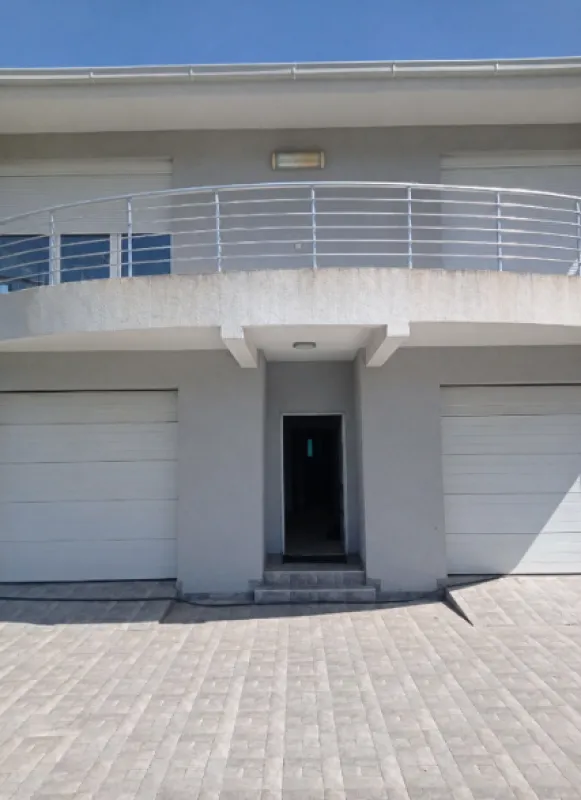 House in Polje, 300 m²