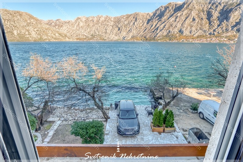 Prodajem Kuću, Prčanj