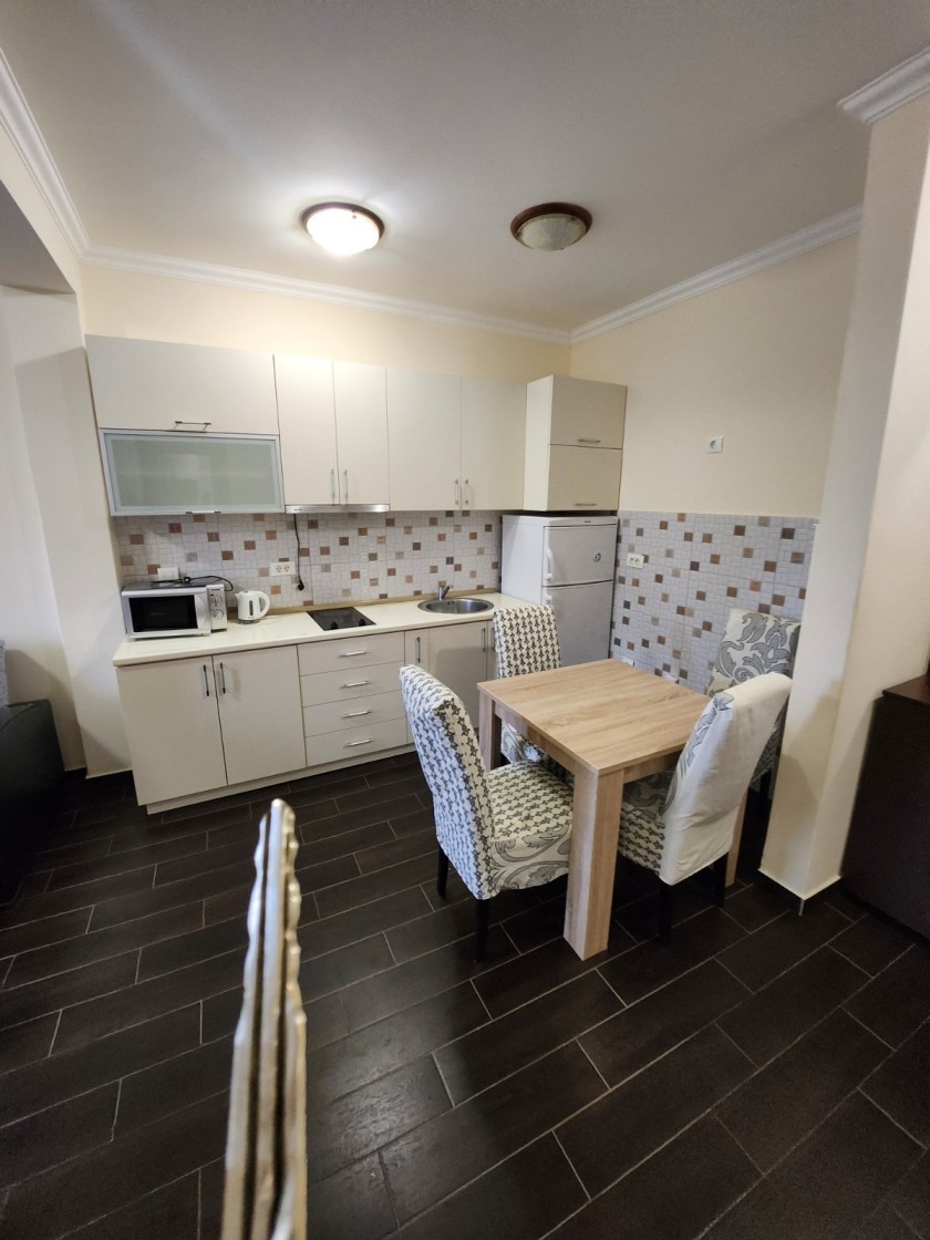 Apartment For Sale, Bar