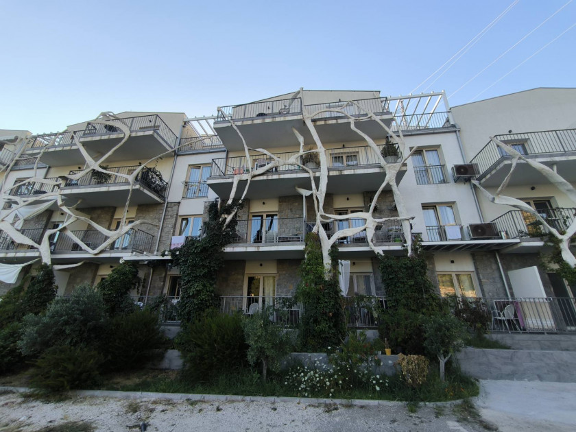 FOR SALE – Studio apartment with a view of Sveti Stefan