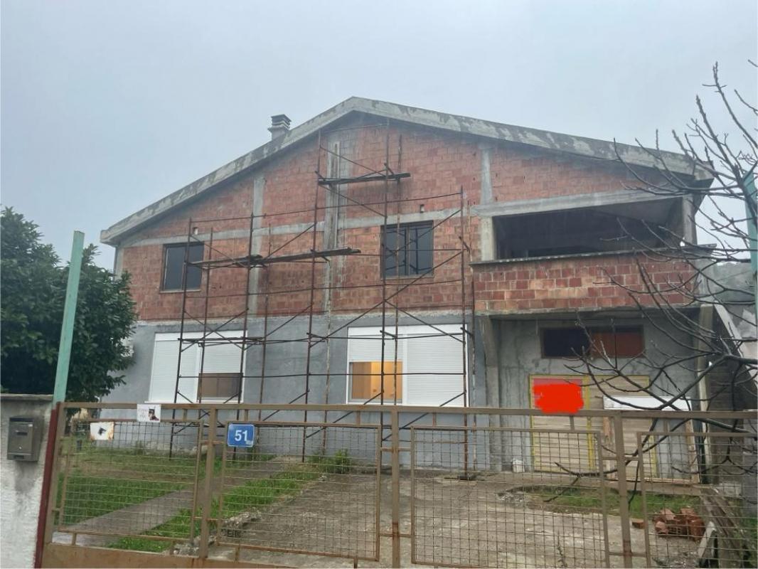 House in Dajbabe, 400 m²