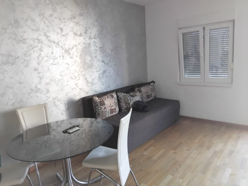 Iznajmljujem Stan-Apartman 50m2, City Kvart-Delta