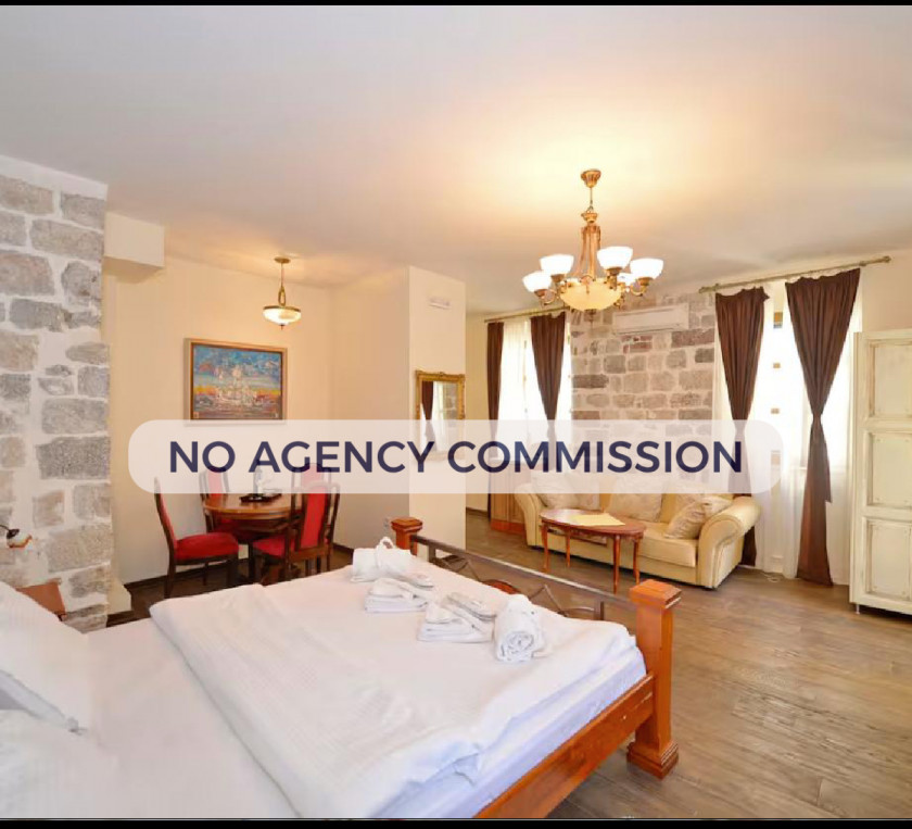 Jednosoban stan sa velikom terasom – Stari grad, Kotor