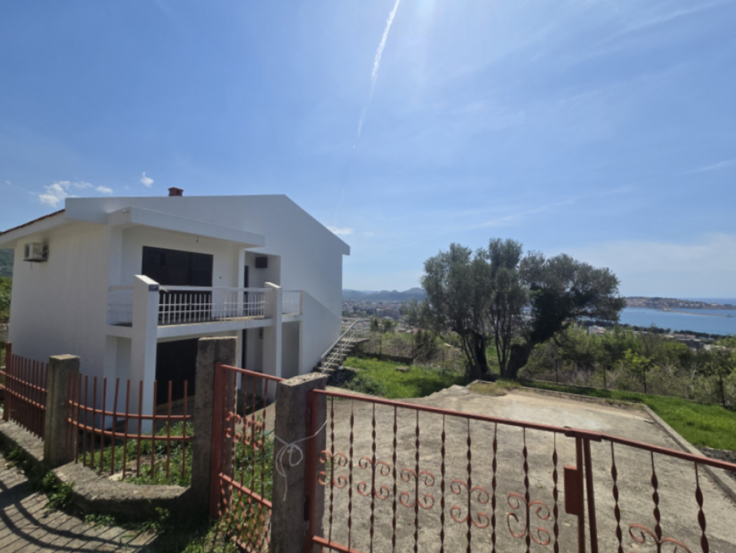 Дом в Susanj, 272 m²