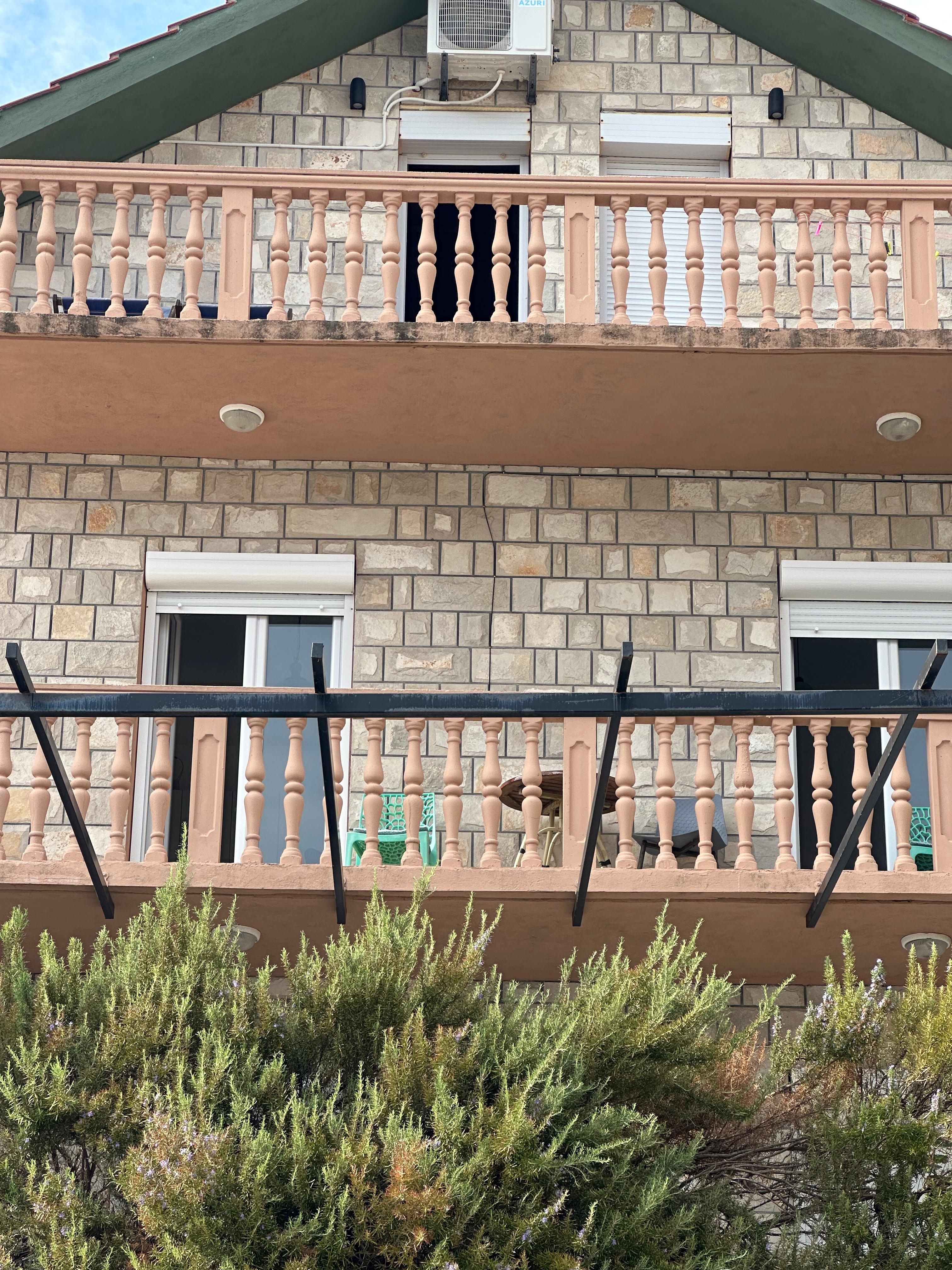 Near Sea  Four Bedrooms 3 Floors House For Rent