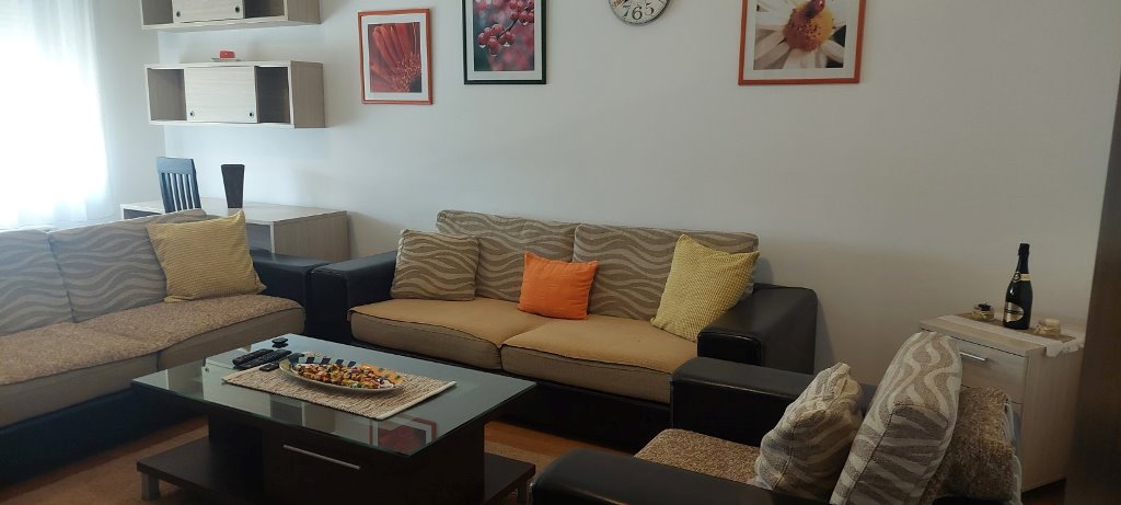 Iznajmljujem Stan-Apartman, Blok 6