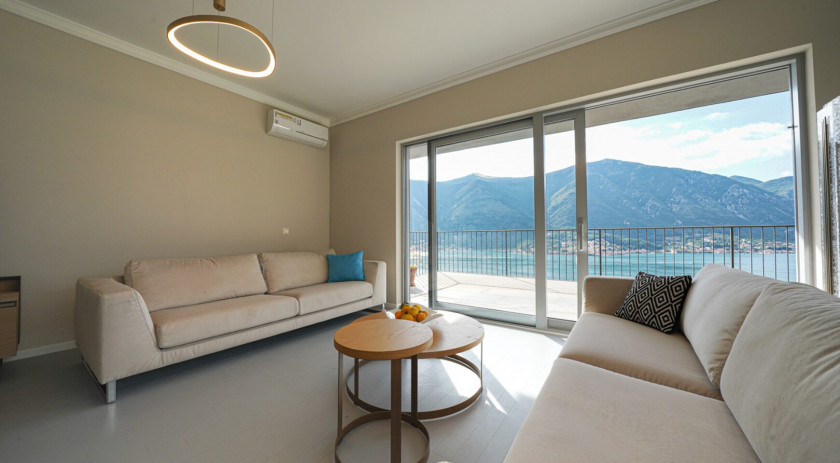 Luxury apartment with panoramic views, Dobrota