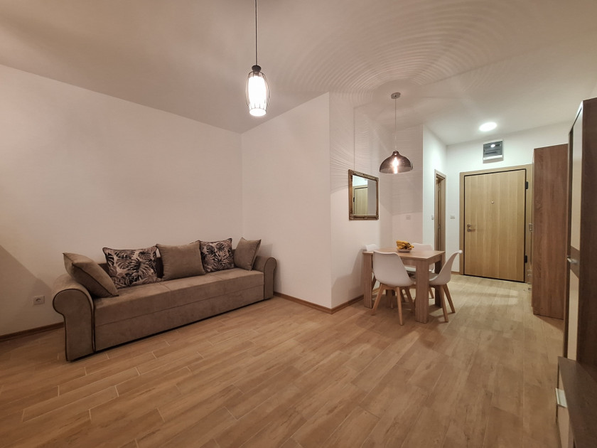 Apartment For Sale, Bijeli Do