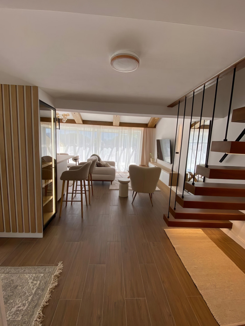 3-BR Furnished Apartment with Big Terrace