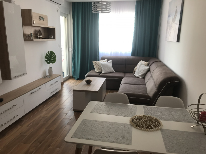 Apartment For Rent, Centar