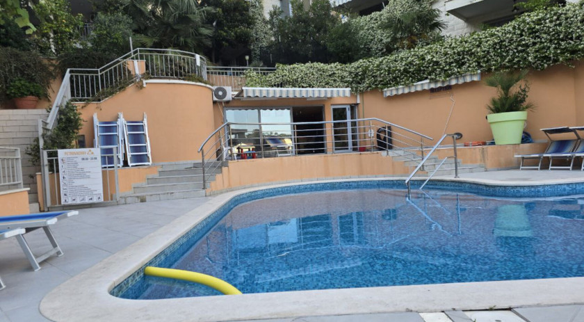 One bedroom apartment in a complex with a swimming pool, Petrovac