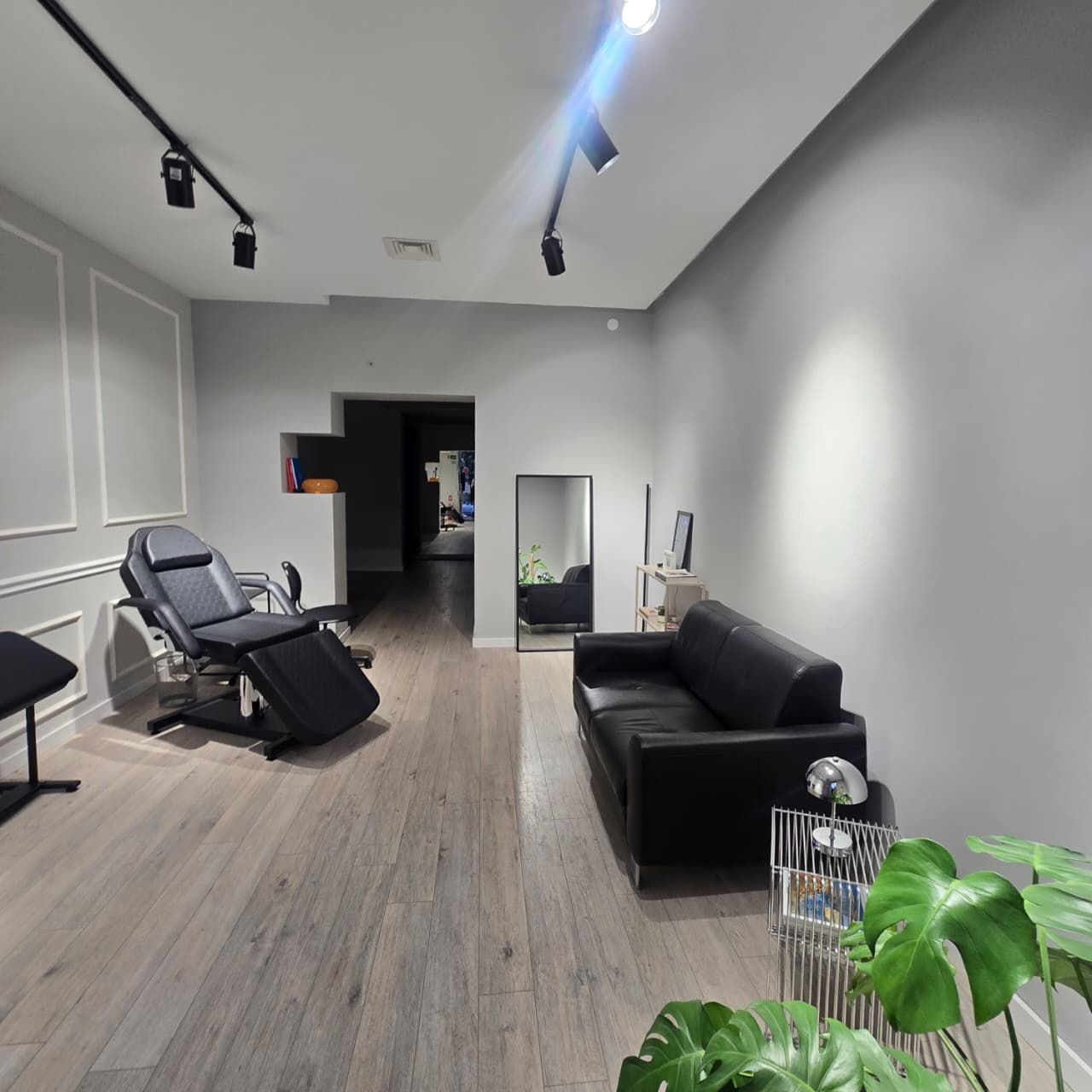55 m² Business Space for Rent – First Line to Main Road, City Center Podgorica